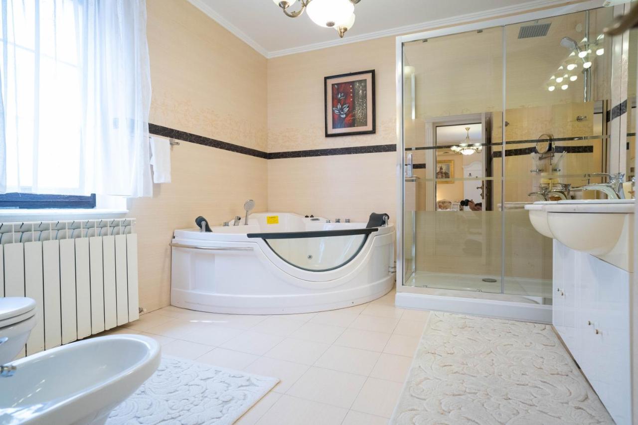 Villa Alice Suceava Luaran gambar