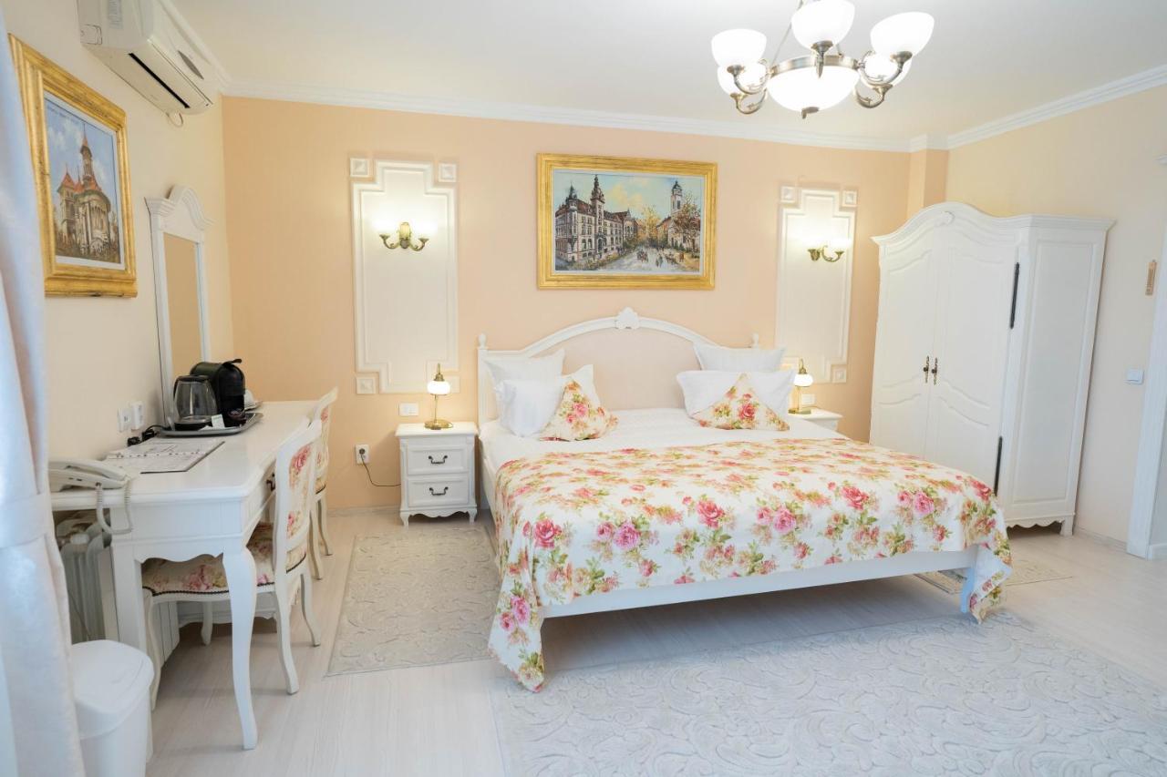 Villa Alice Suceava Luaran gambar