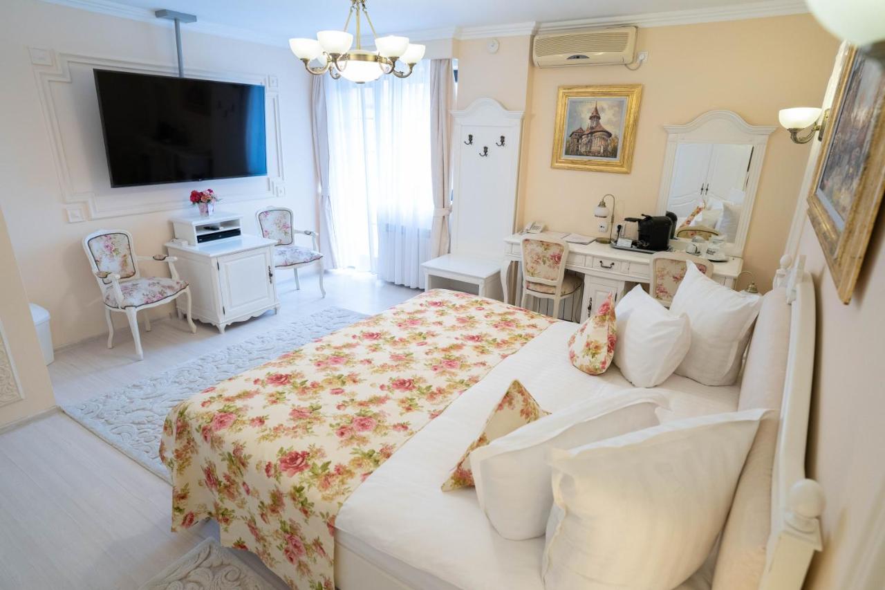 Villa Alice Suceava Luaran gambar