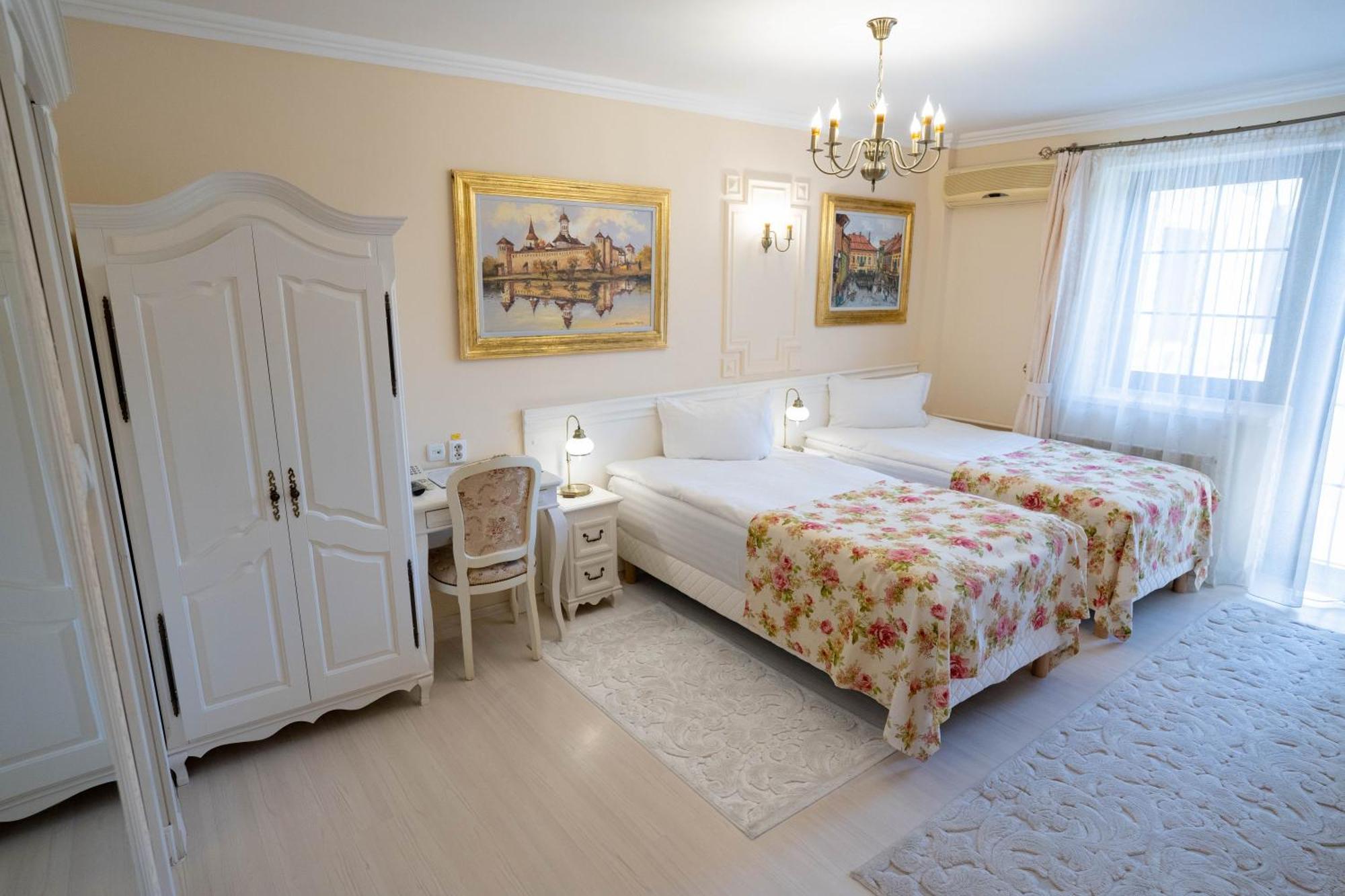 Villa Alice Suceava Luaran gambar