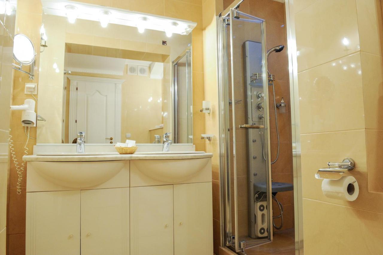 Villa Alice Suceava Luaran gambar